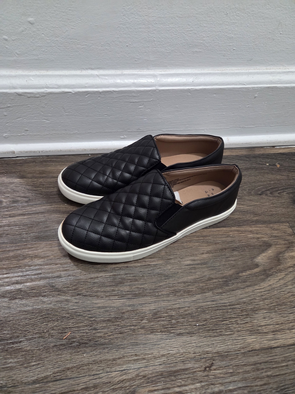 A new day Size 9 Black Quilted Slip-On Loafers with White Sole